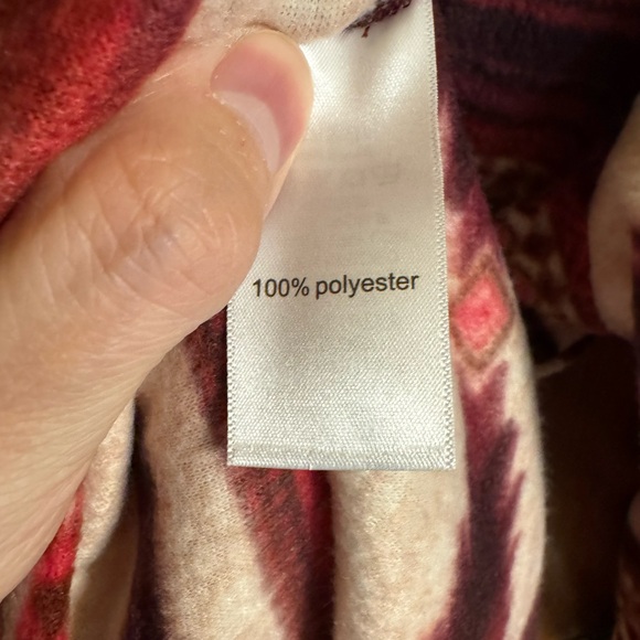 New with tags, ladies size XXL fleece pullover from Maurices with 1/4 zip. - Picture 4 of 15